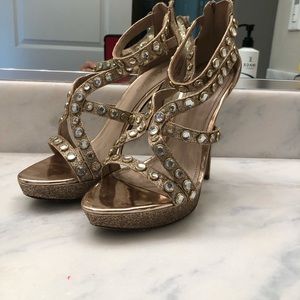 Aldo gold/rhinestone platform shoe